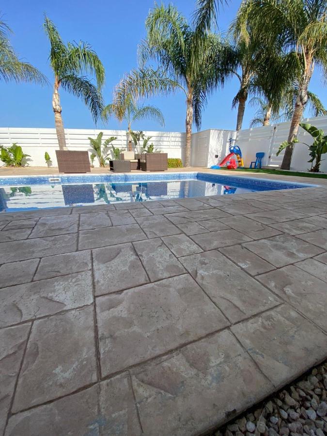 Villa Angel - Exotic Villa 200M From Beach 파라림니 외부 사진
