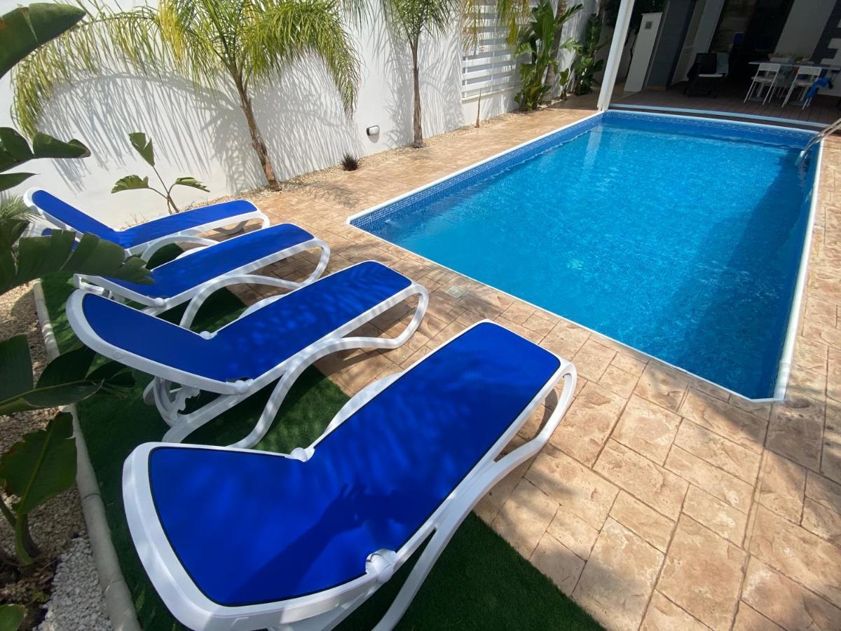 Villa Angel - Exotic Villa 200M From Beach 파라림니 외부 사진